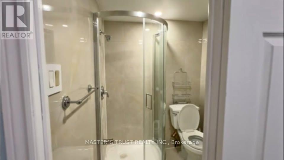 2385 Culver Way, Mississauga, Ontario  L5B 2P8 - Photo 4 - W12979860