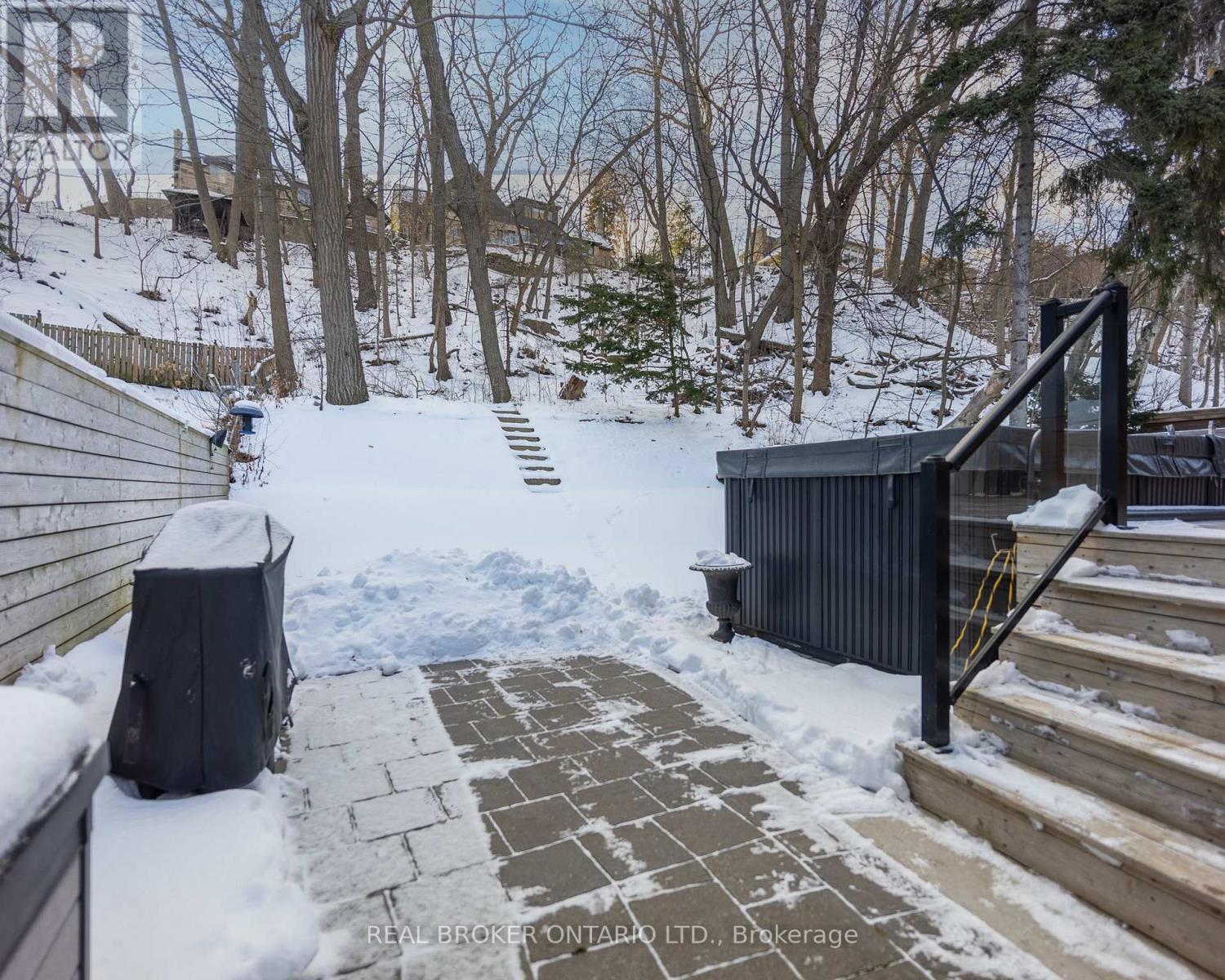 88 South Kingsway Way, Toronto, Ontario  M6S 3T3 - Photo 13 - W12549708