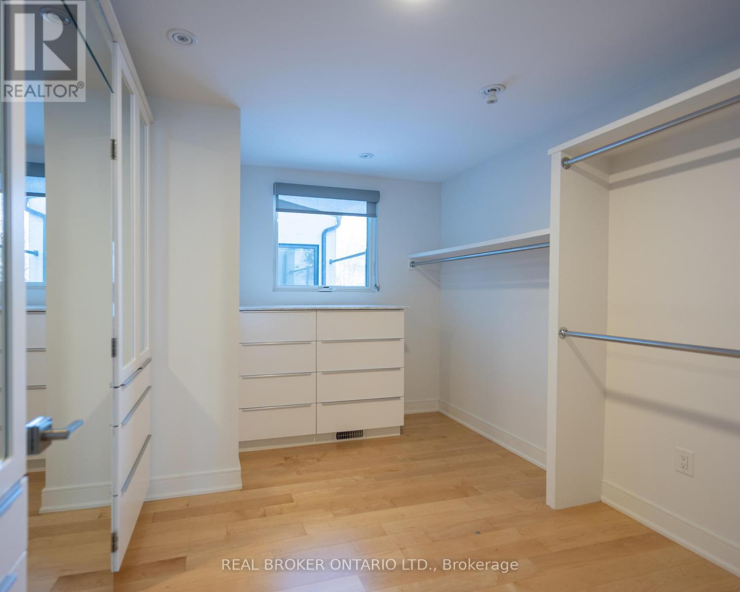 88 South Kingsway Way, Toronto, Ontario  M6S 3T3 - Photo 24 - W12549708