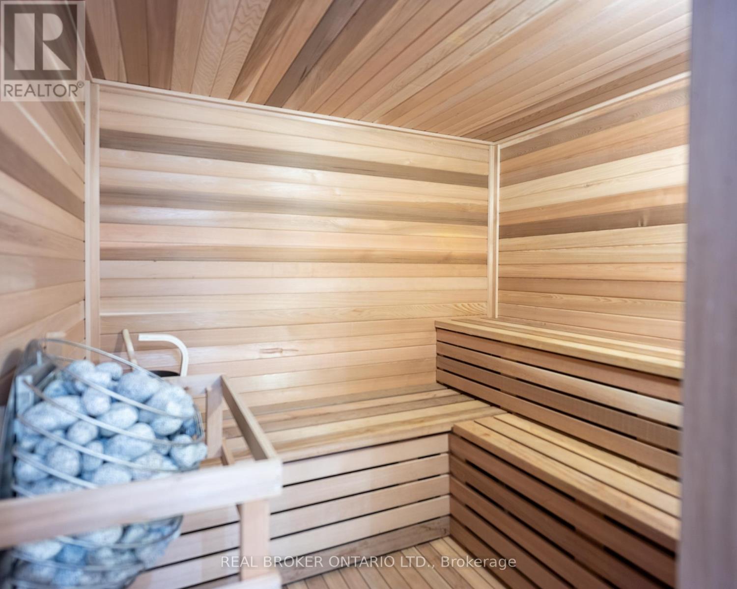 88 South Kingsway Way, Toronto, Ontario  M6S 3T3 - Photo 32 - W12549708