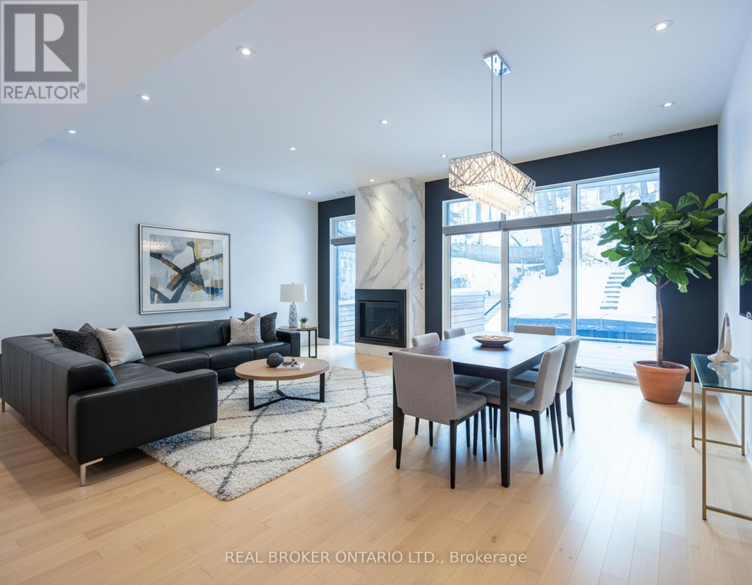 88 South Kingsway Way, Toronto, Ontario  M6S 3T3 - Photo 10 - W12549708