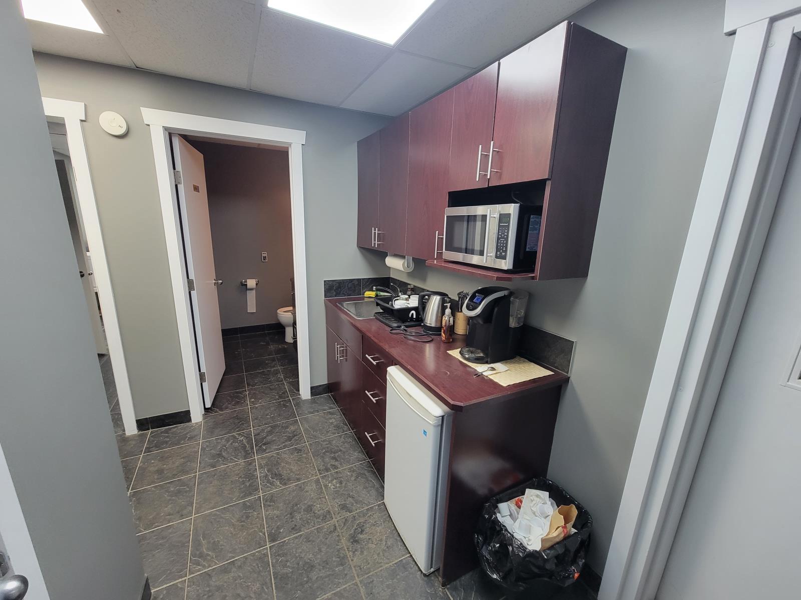 131  Yellowhead Road, Spruce Grove, Alberta  T7X 3A7 - Photo 5 - 44681289