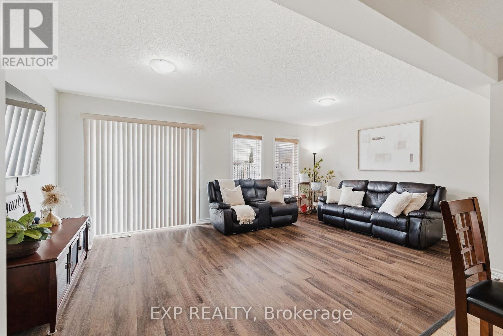 130 Simmonds Drive, Guelph, Ontario  N1E 7L8 - Photo 10 - X12979816