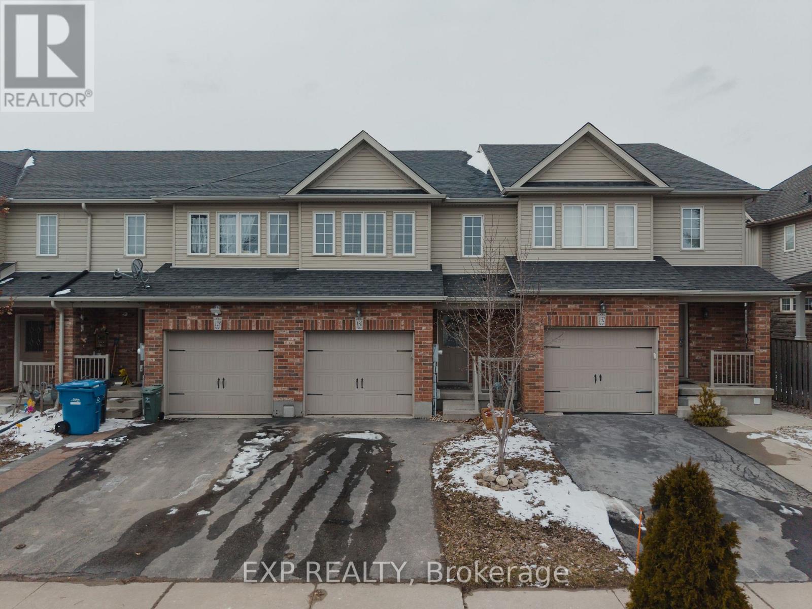130 Simmonds Drive, Guelph, Ontario  N1E 7L8 - Photo 2 - X12979816