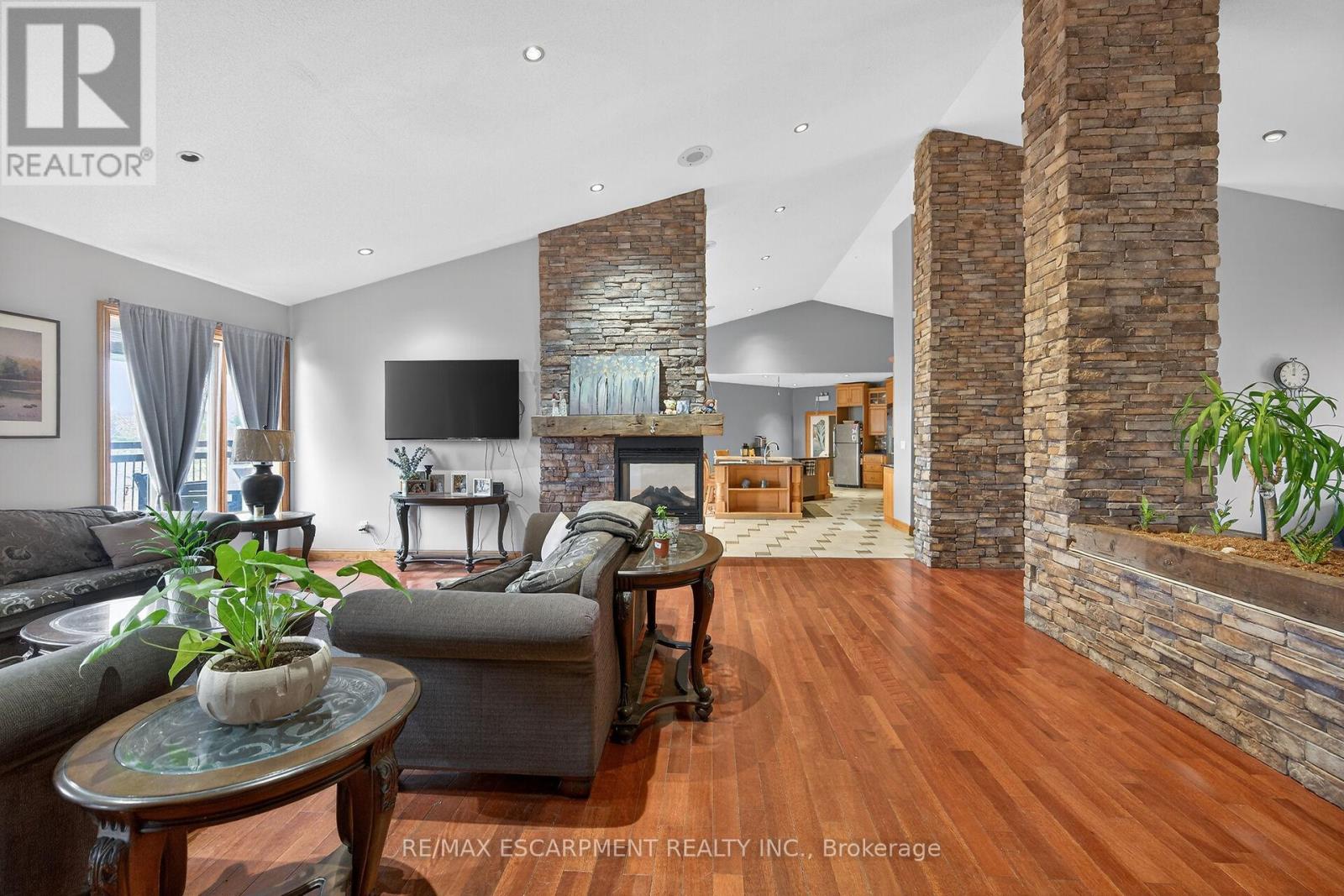 393 Old Onondaga Road E, Brant (Brantford Twp), Ontario  N3T 5L4 - Photo 7 - X12979824