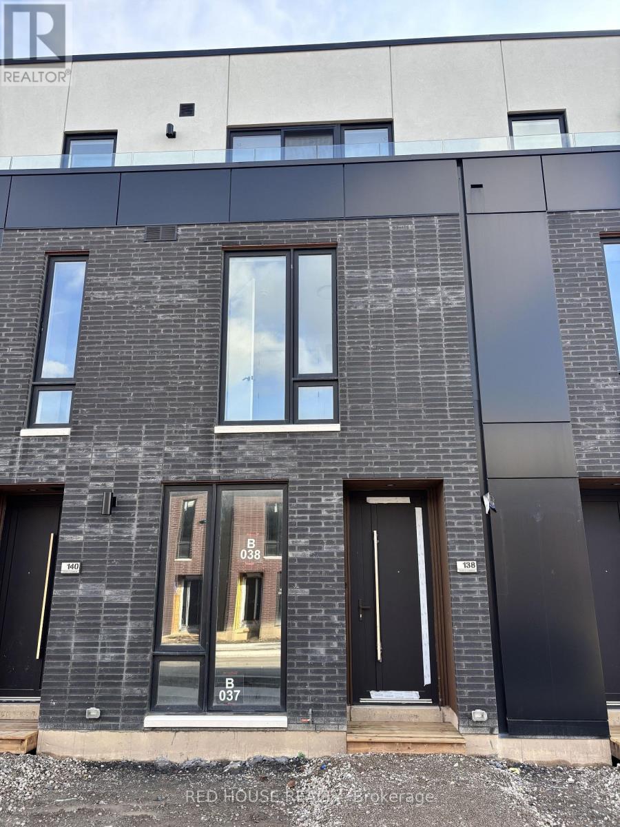 138 Everett Common, St. Catharines, Ontario  L2P 0G8 - Photo 1 - X12979862