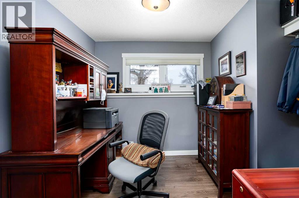 4505 66 Streetclose, Camrose, Alberta  T4V 2T1 - Photo 16 - A2294915