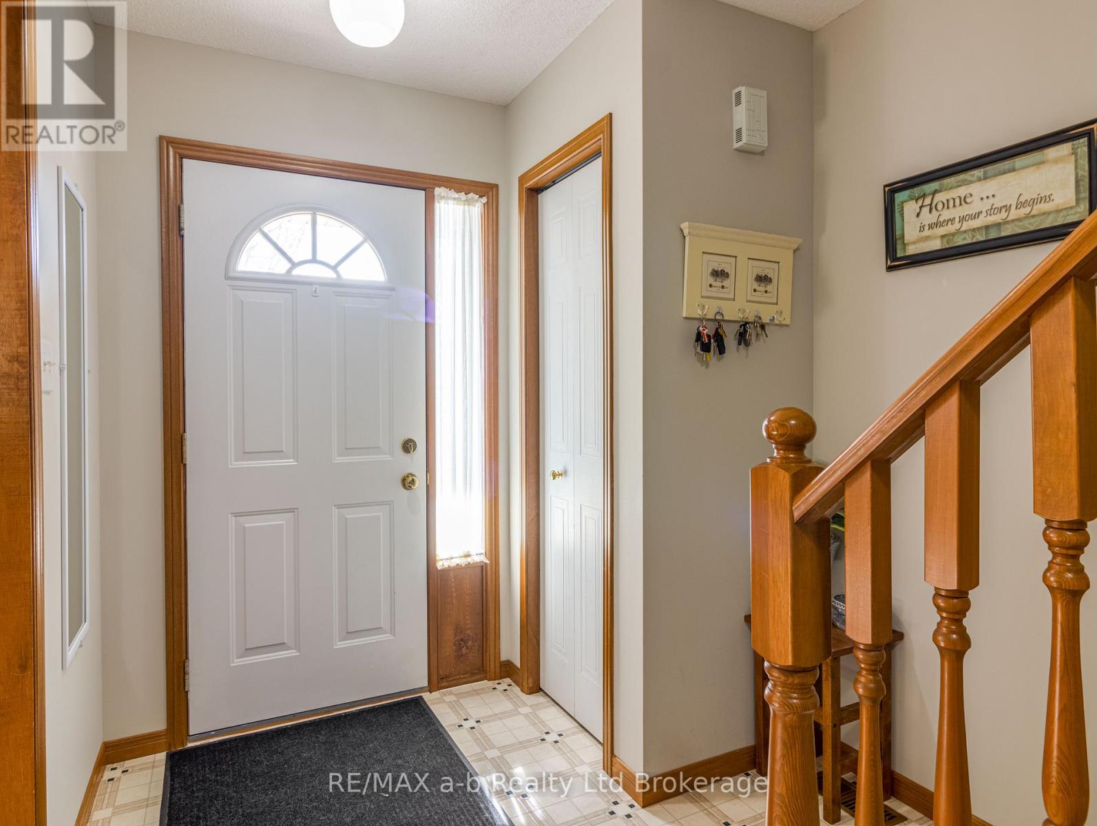 137 Whiting Street, Ingersoll, Ontario  N5C 3B2 - Photo 5 - X12978936