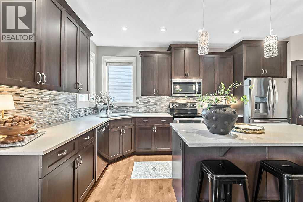 112 Kinniburgh Close, Chestermere, Alberta  T1X 0R8 - Photo 6 - A2300195