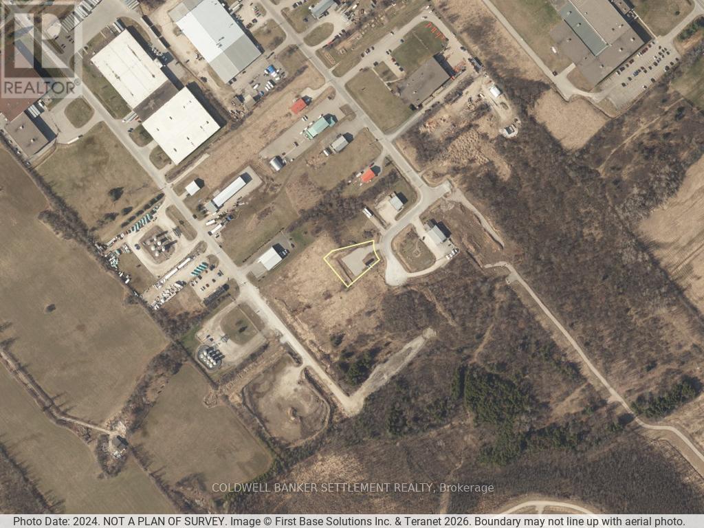 23 Warren Crescent, Perth, Ontario K7H 0A9 - Photo 8 - X12979892