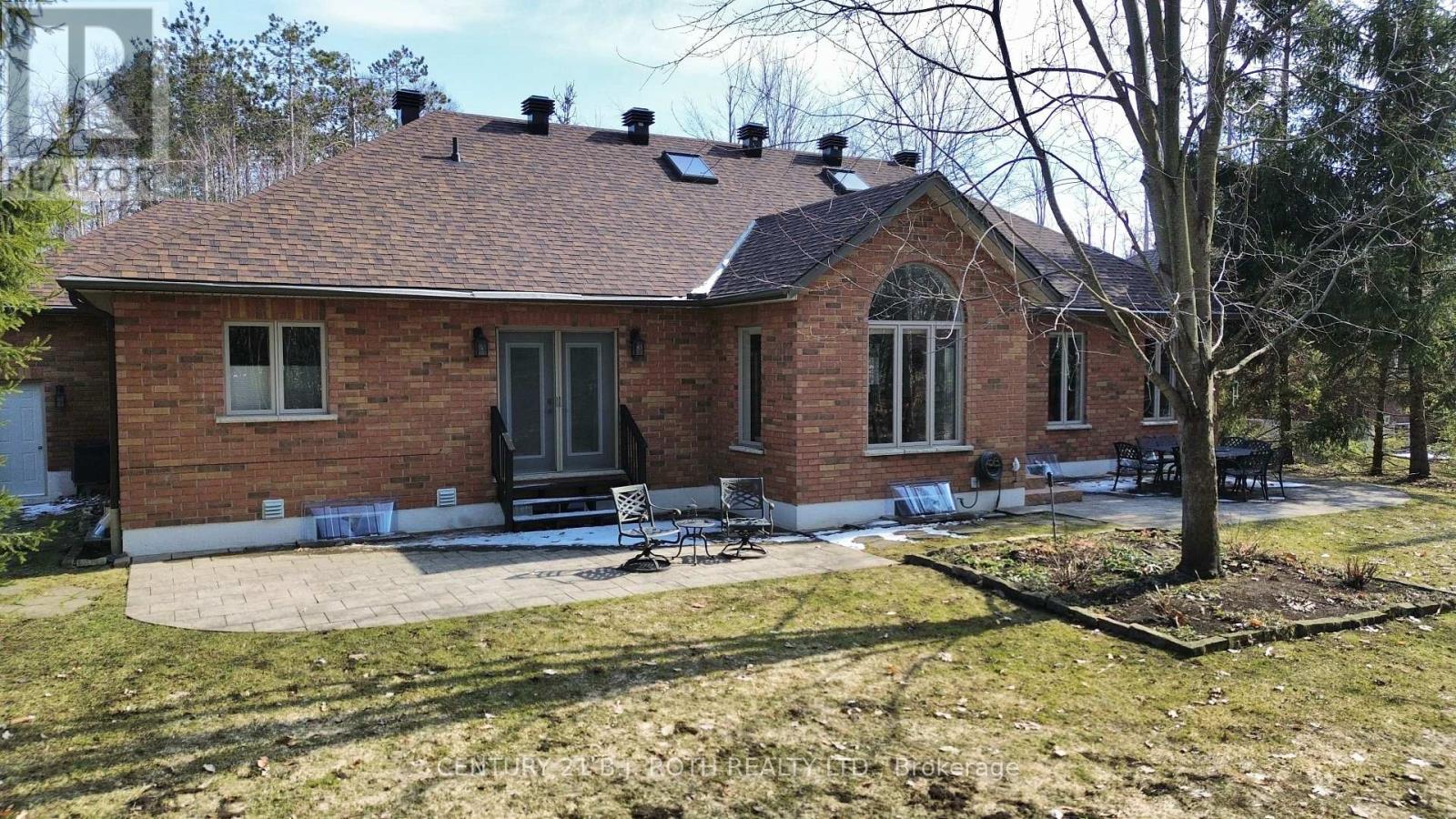 6 Lloyd Cook Drive E, Springwater, Ontario  L4M 4S4 - Photo 40 - S12979256