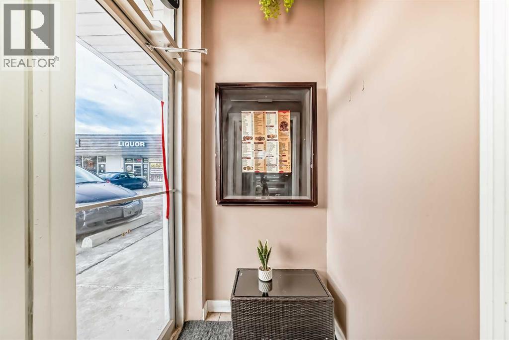 123 Airdrie Street Ne, Airdrie, Alberta  t4b 2n1 - Photo 4 - A2283695