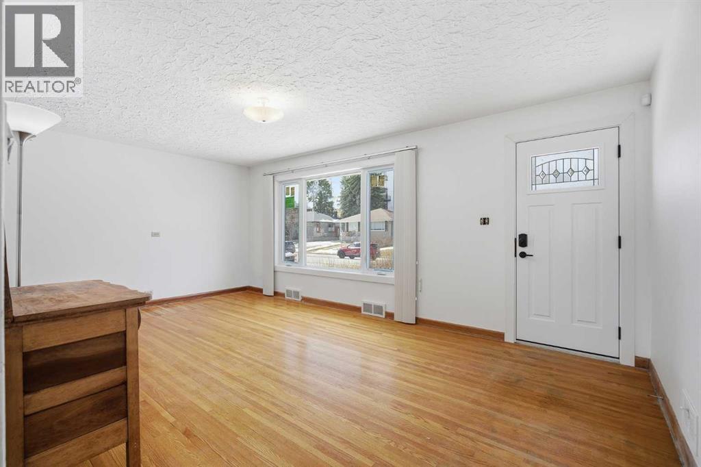 2024 36 Street SW, Calgary, Alberta  T3E 2Z1 - Photo 2 - A2299465