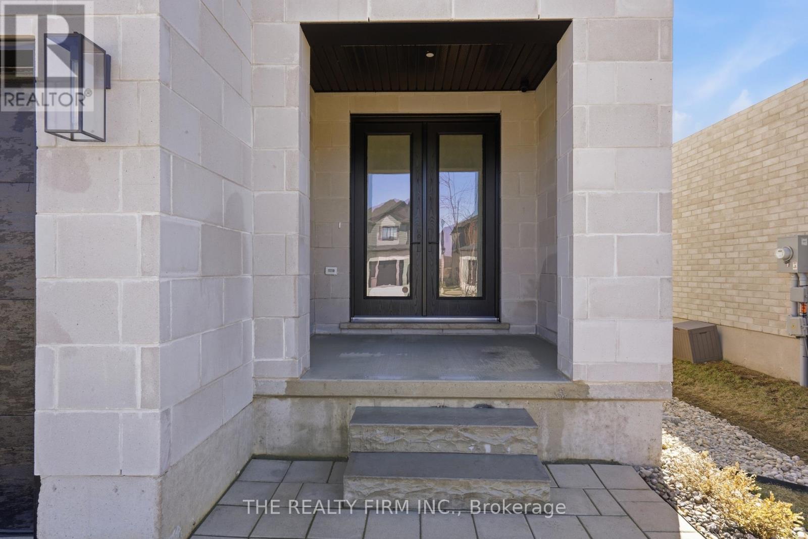 2611 Buroak Drive, London North, Ontario  N6G 3W1 - Photo 4 - X12979932