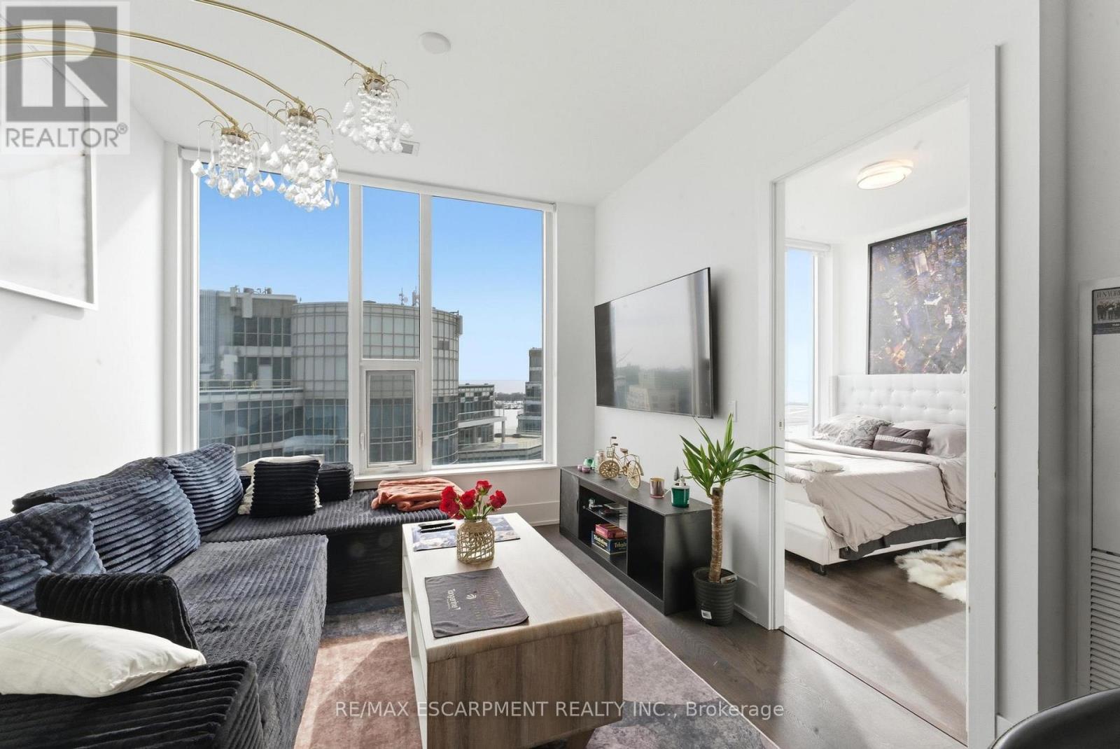 3807 - 10 York Street, Toronto, Ontario M5J 0E1 - Photo 4 - C12979912