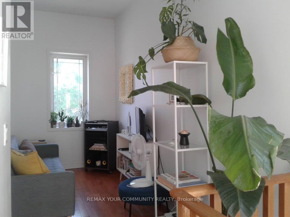 Upper - 151 Dovercourt Road, Toronto, Ontario  M6J 3C5 - Photo 5 - C12979992