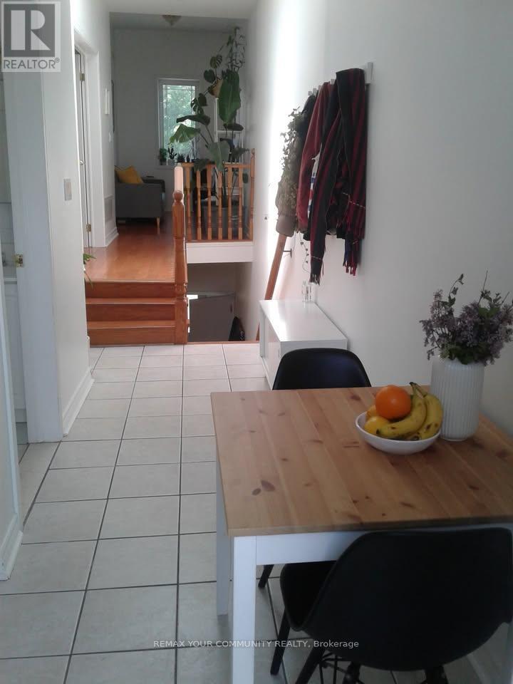 Upper - 151 Dovercourt Road, Toronto, Ontario  M6J 3C5 - Photo 9 - C12979992