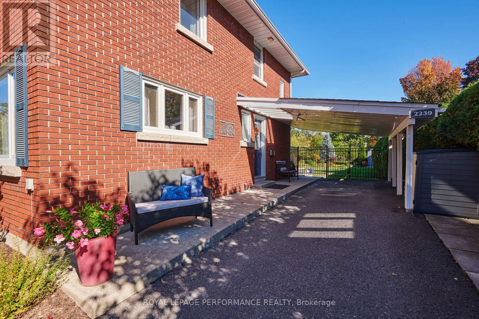 2239 Webster Avenue, Ottawa, Ontario  K1H 7H1 - Photo 2 - X12979880