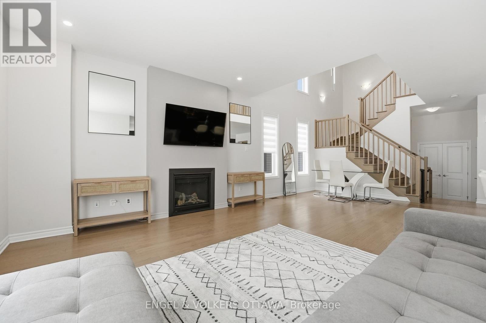 306 Oakmont Drive, North Grenville, Ontario  K0G 1J0 - Photo 13 - X12979898