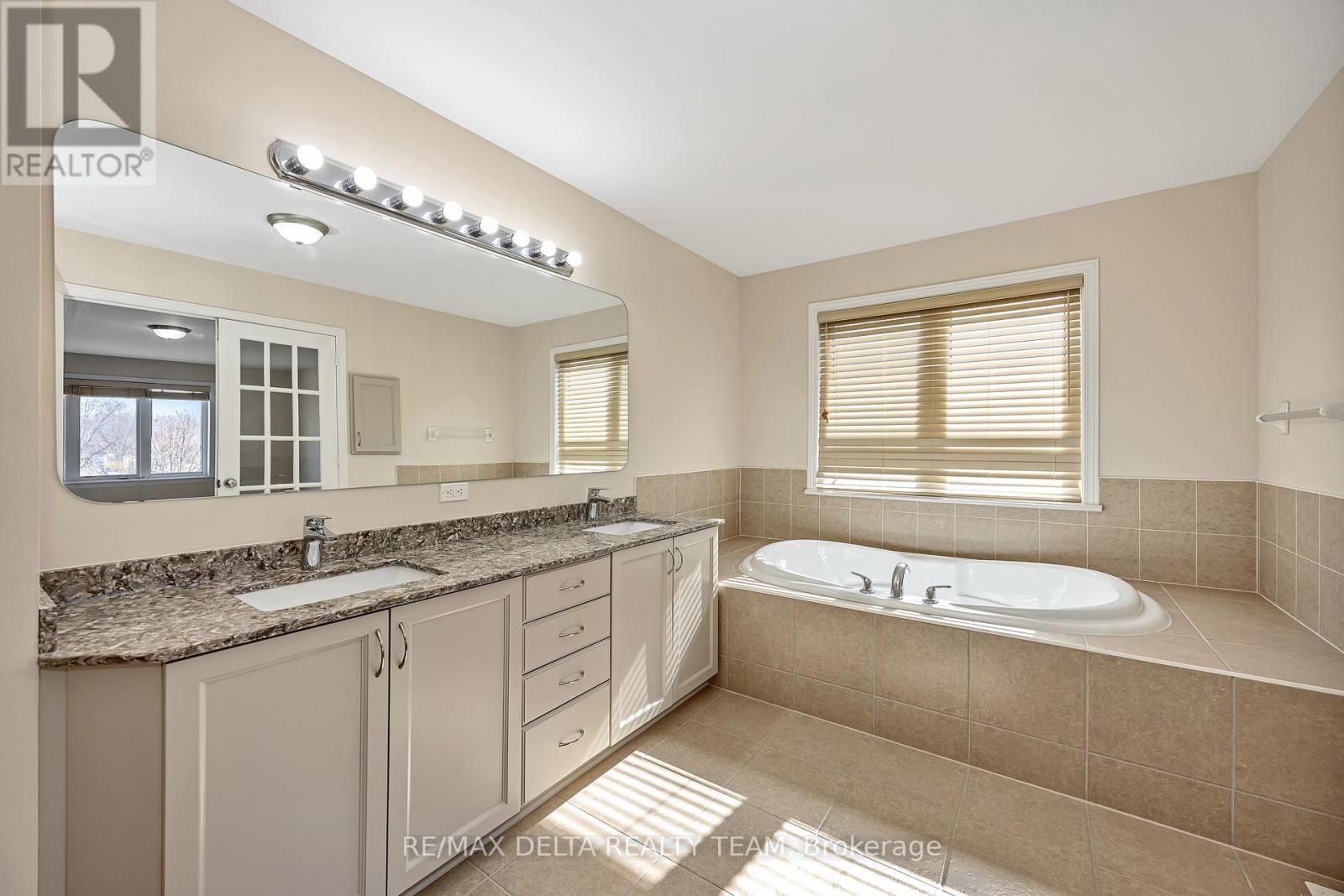 1983 Plainhill Drive, Ottawa, Ontario  K4A 0E8 - Photo 24 - X12979906