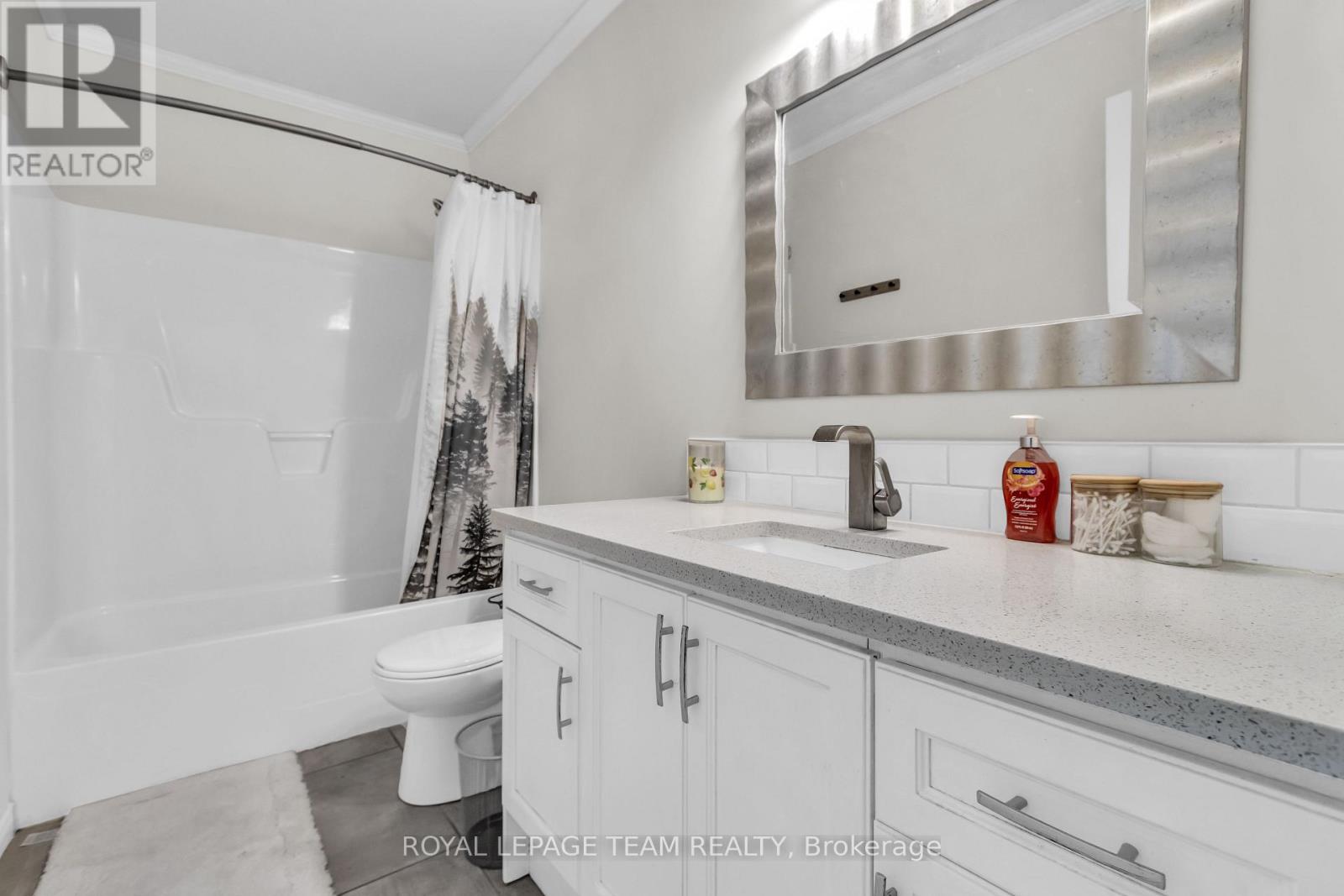 7706 Alfred Street Alfred Street, Lambton Shores, Ontario  N0M 2L0 - Photo 28 - X12979910