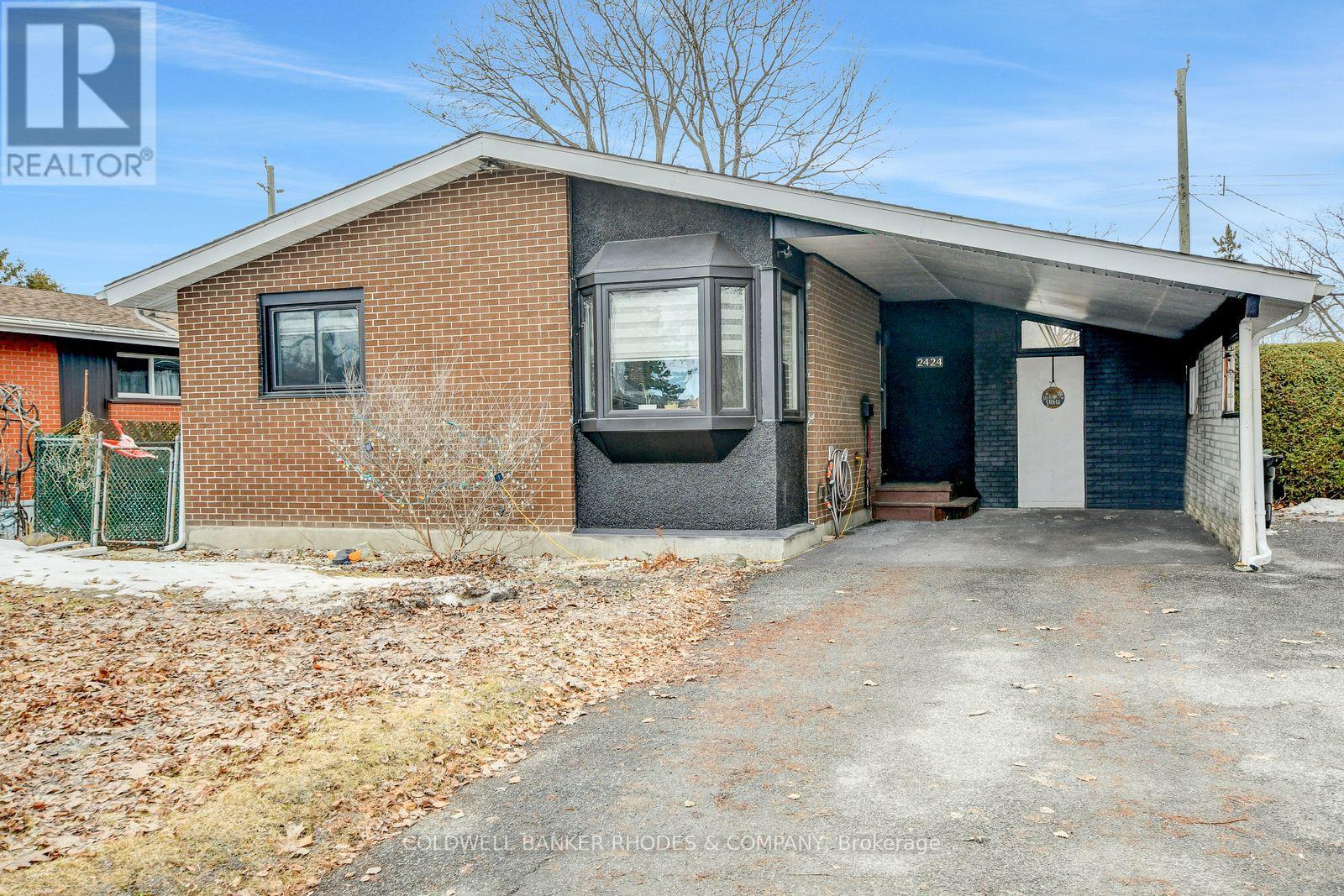 2424 Heaton Avenue, Ottawa, Ontario  K1G 1J2 - Photo 2 - X12979922