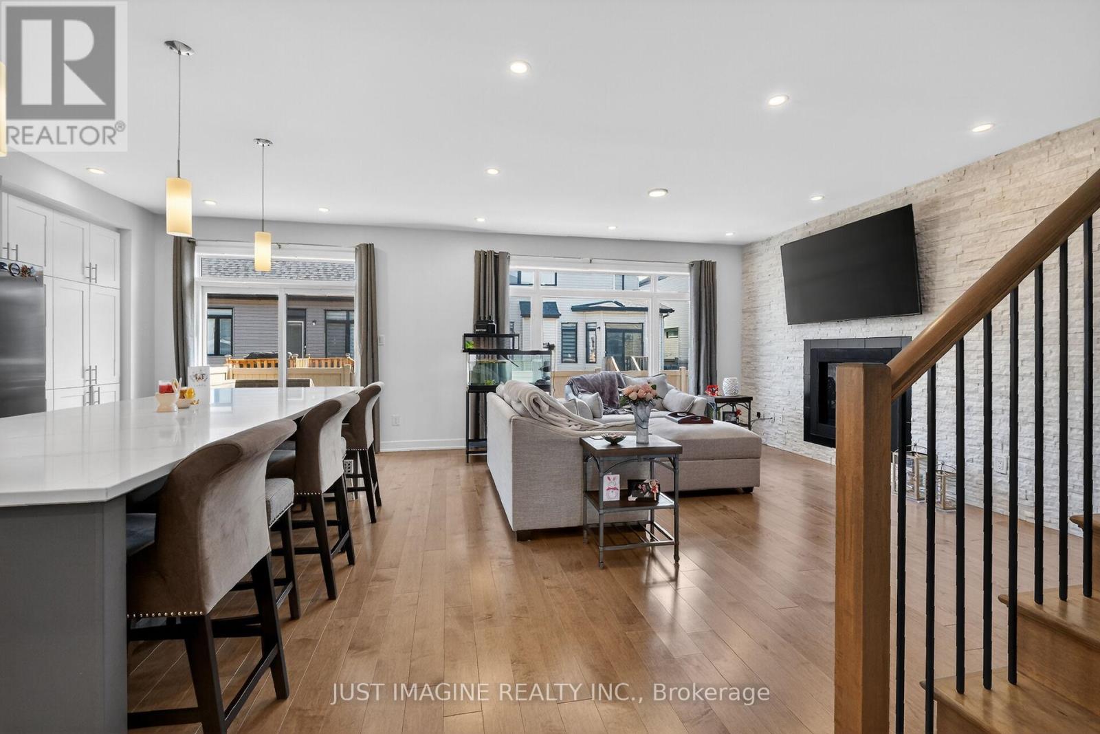 32 Edenbridge Court, Ottawa, Ontario  K1W 0P1 - Photo 10 - X12979928