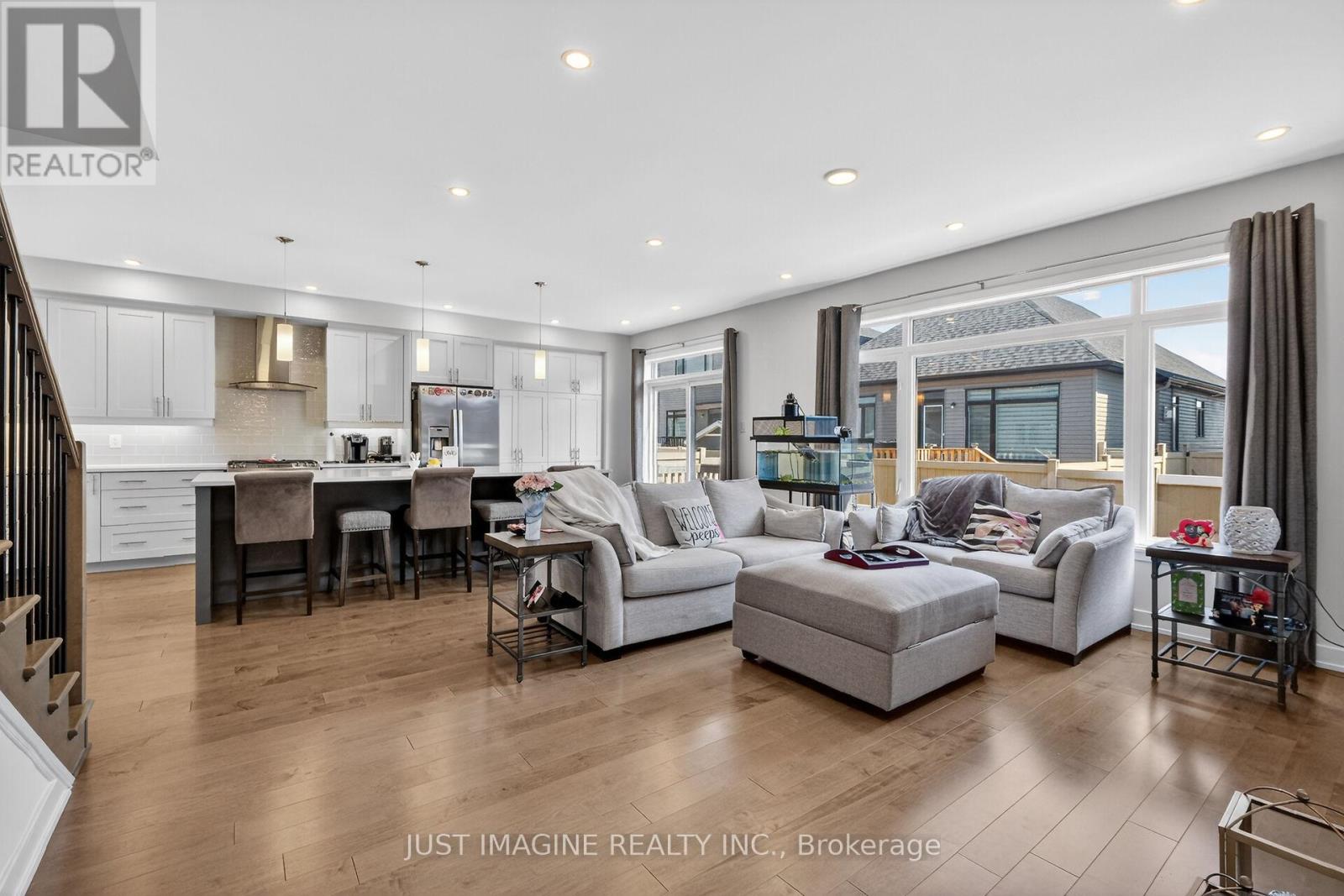 32 Edenbridge Court, Ottawa, Ontario  K1W 0P1 - Photo 12 - X12979928