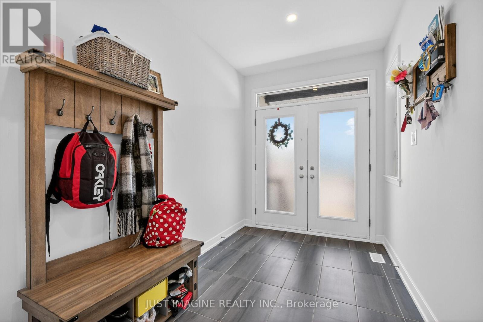 32 Edenbridge Court, Ottawa, Ontario  K1W 0P1 - Photo 6 - X12979928