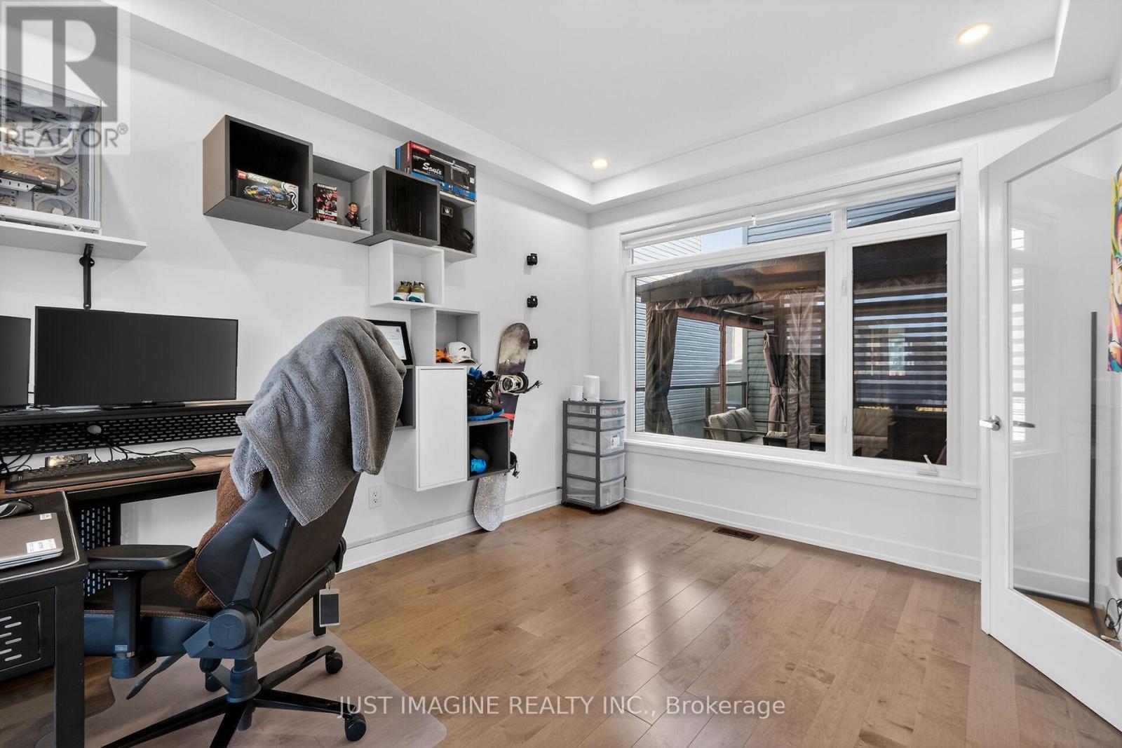 32 Edenbridge Court, Ottawa, Ontario  K1W 0P1 - Photo 8 - X12979928