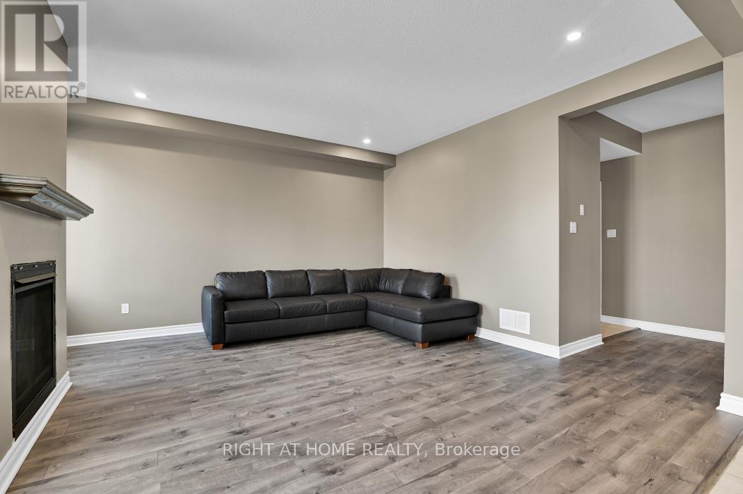 213 Esturgeon Street, Ottawa, Ontario  K4A 1G3 - Photo 12 - X12979944