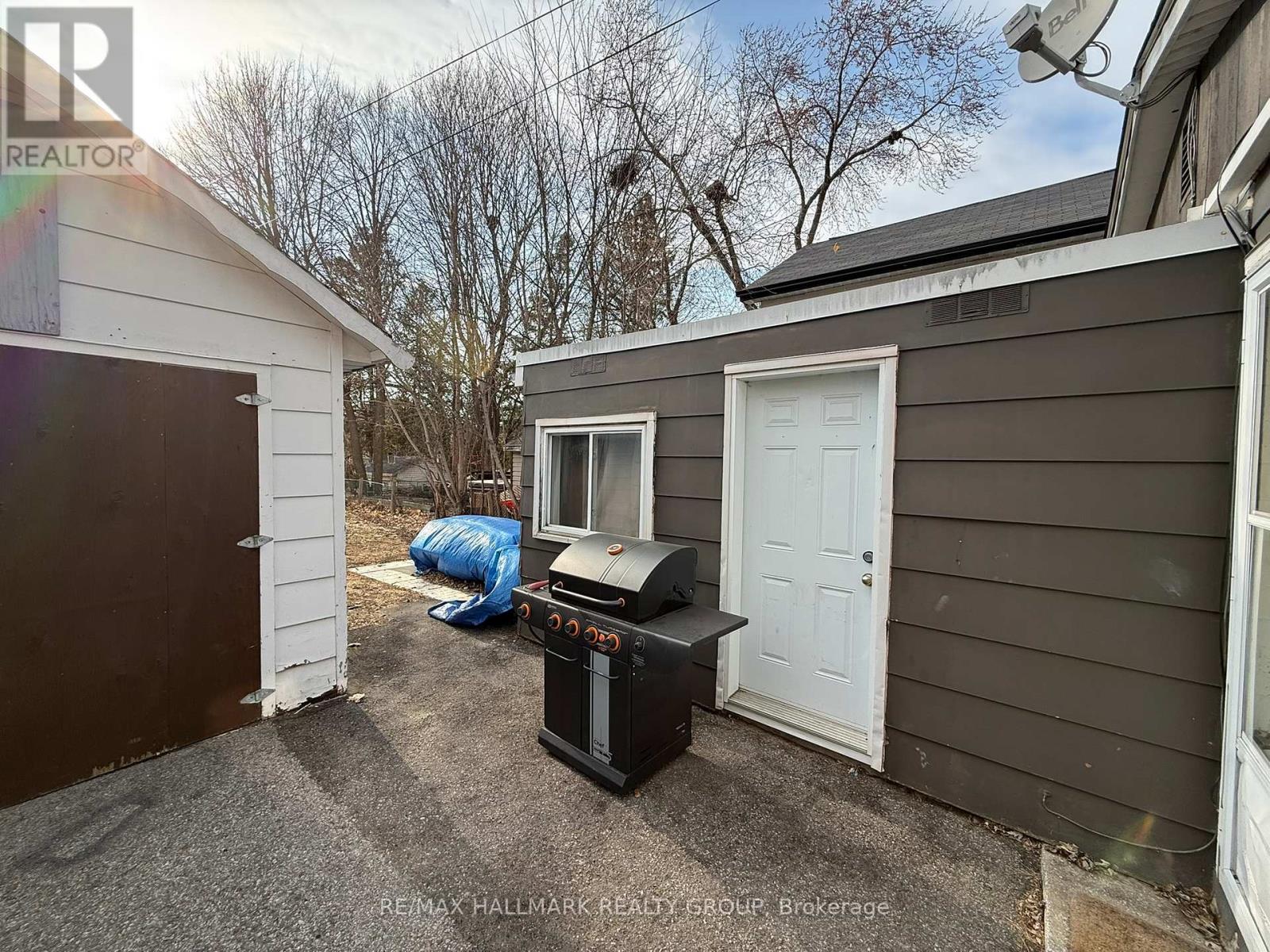 538 Broadhead Avenue, Ottawa, Ontario  K1Z 5S1 - Photo 2 - X12979946