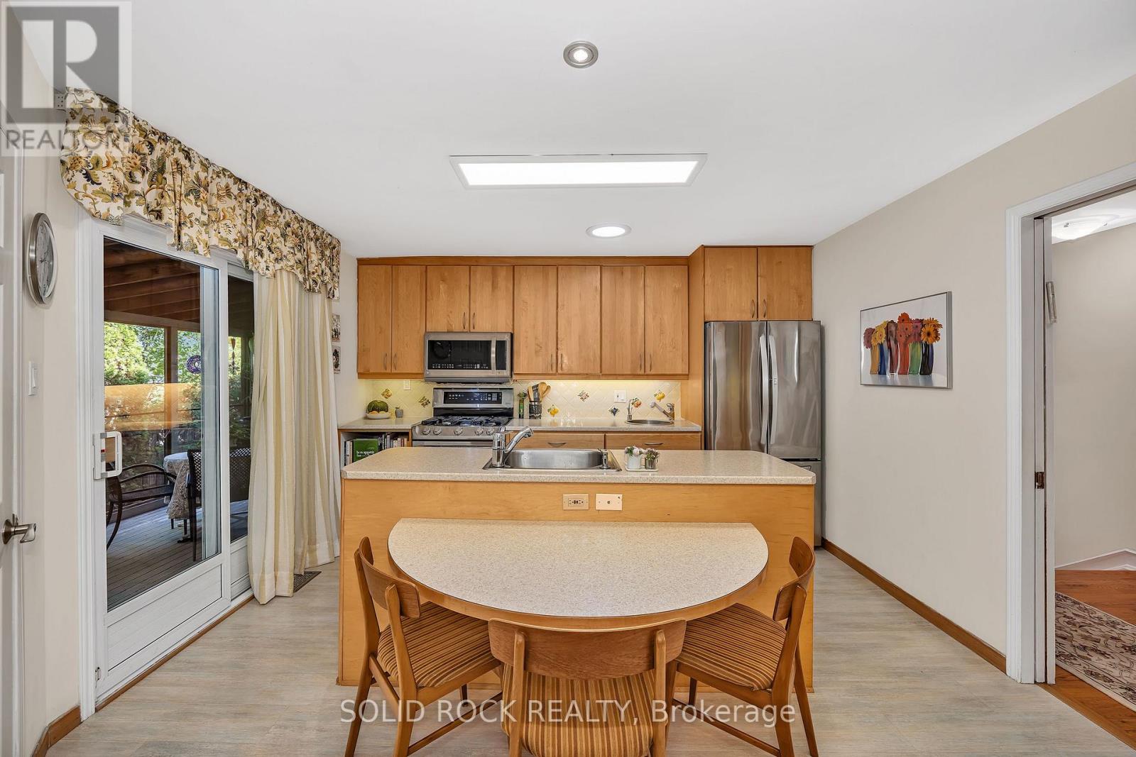 471 Tillbury Avenue, Ottawa, Ontario  K2A 0Y6 - Photo 13 - X12979968