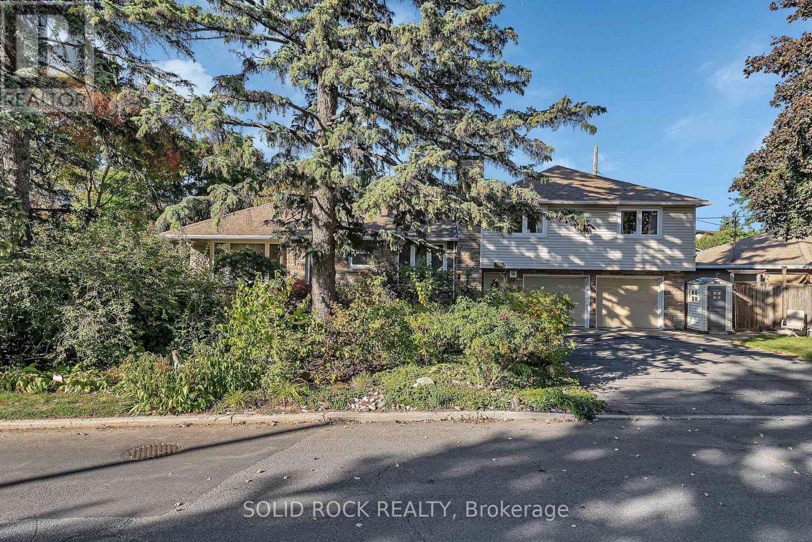 471 Tillbury Avenue, Ottawa, Ontario  K2A 0Y6 - Photo 2 - X12979968