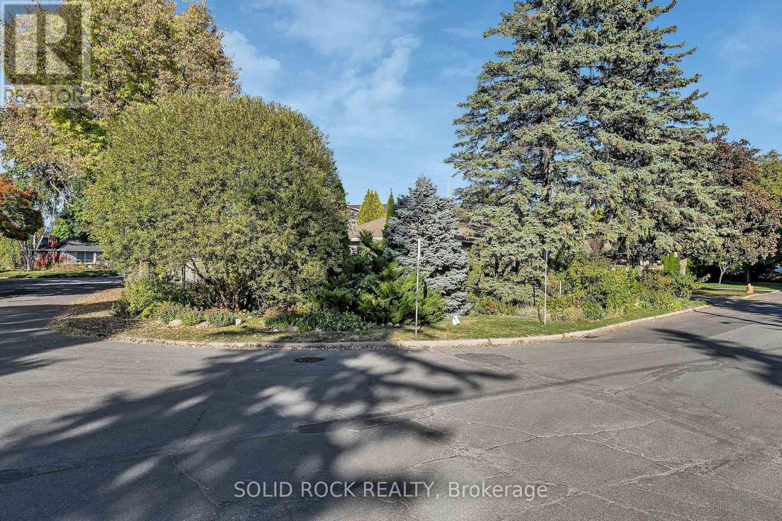 471 Tillbury Avenue, Ottawa, Ontario  K2A 0Y6 - Photo 3 - X12979968