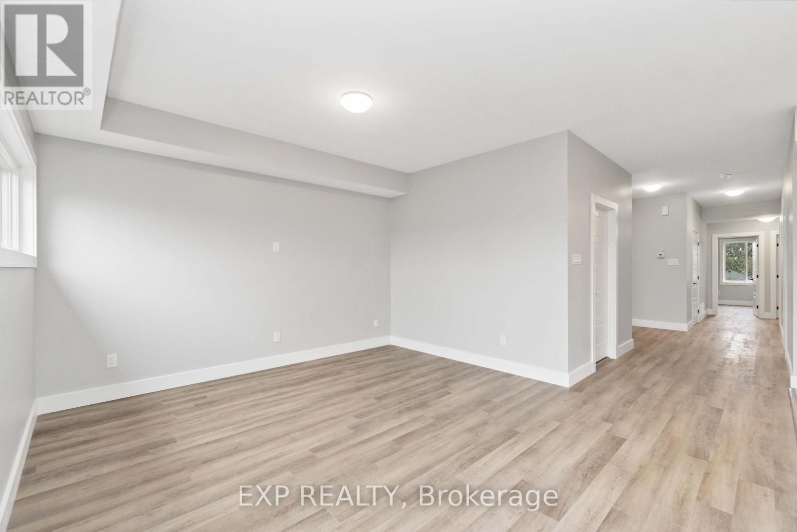 255 Presland Road, Ottawa, Ontario  K1K 2B6 - Photo 8 - X12979970