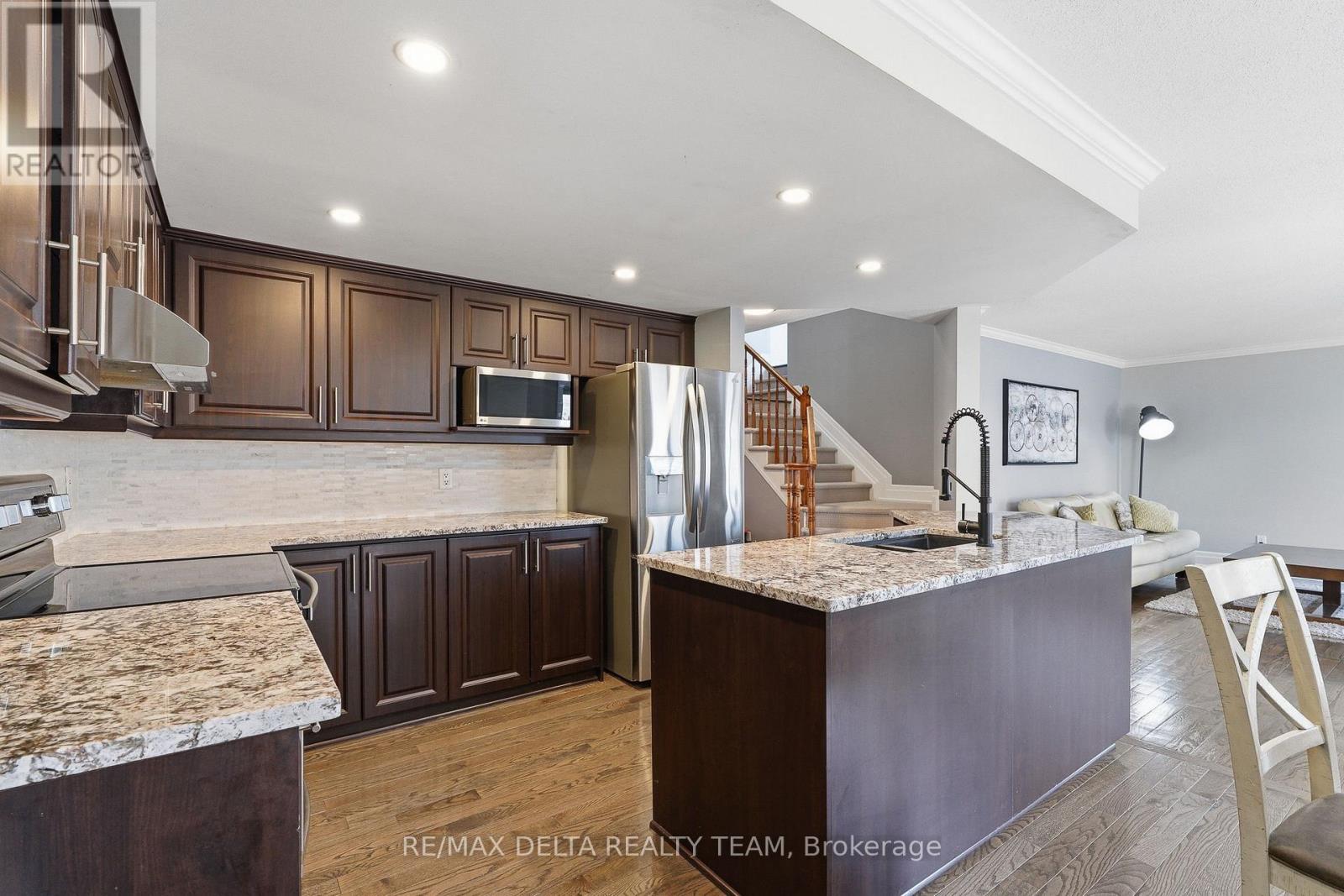 939 Cahill Drive W, Ottawa, Ontario  K1V 2C3 - Photo 11 - X12979988