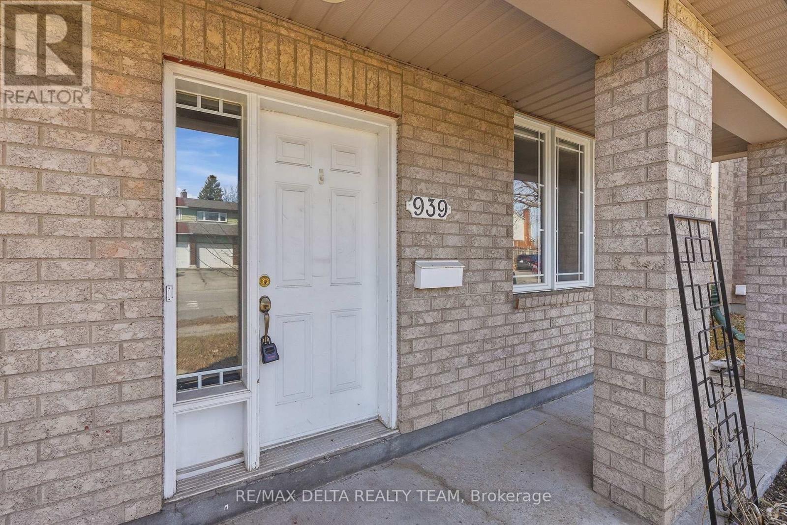 939 Cahill Drive W, Ottawa, Ontario  K1V 2C3 - Photo 3 - X12979988