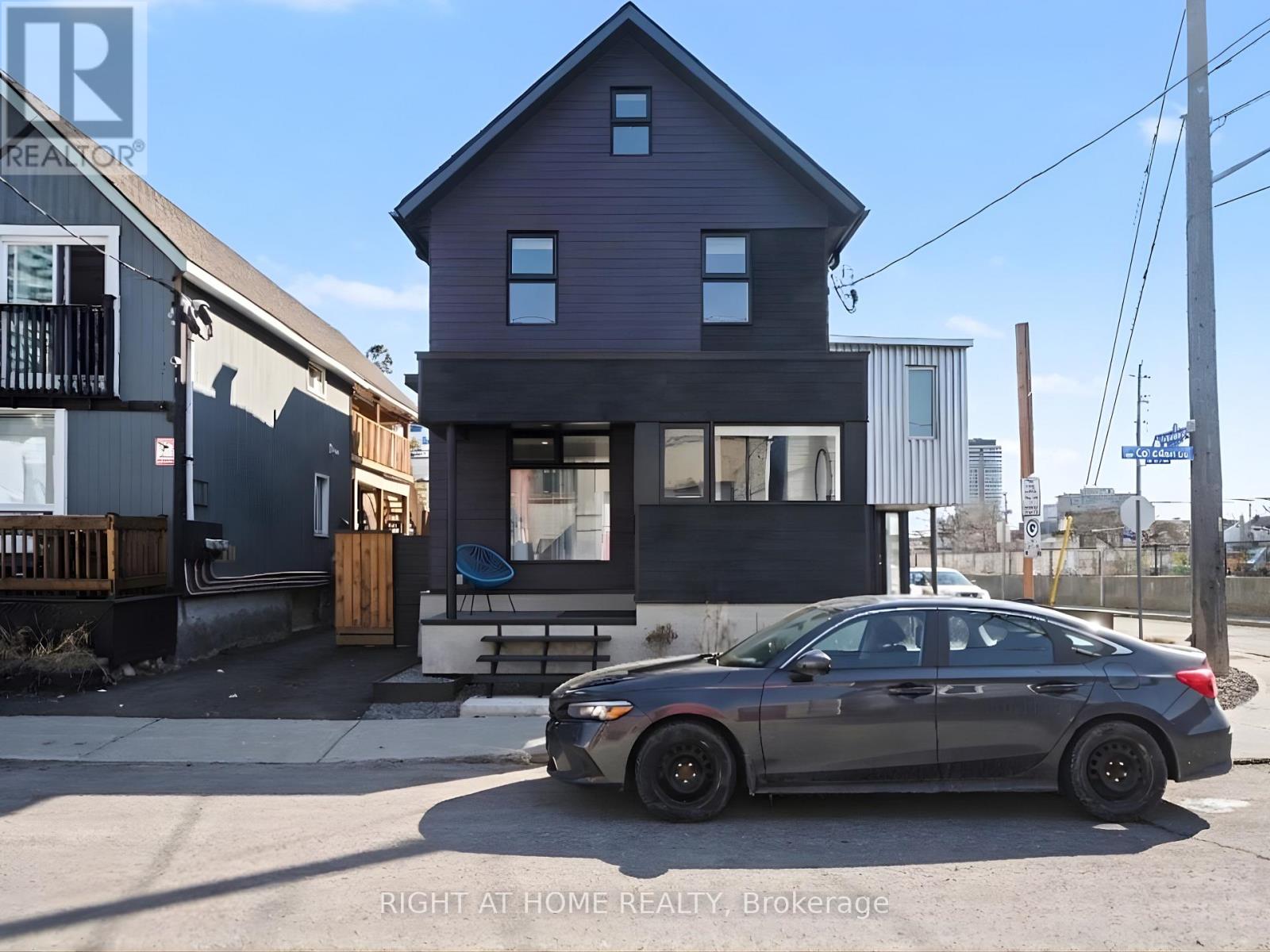 141 CARRUTHERS AVENUE, Ottawa, Ontario