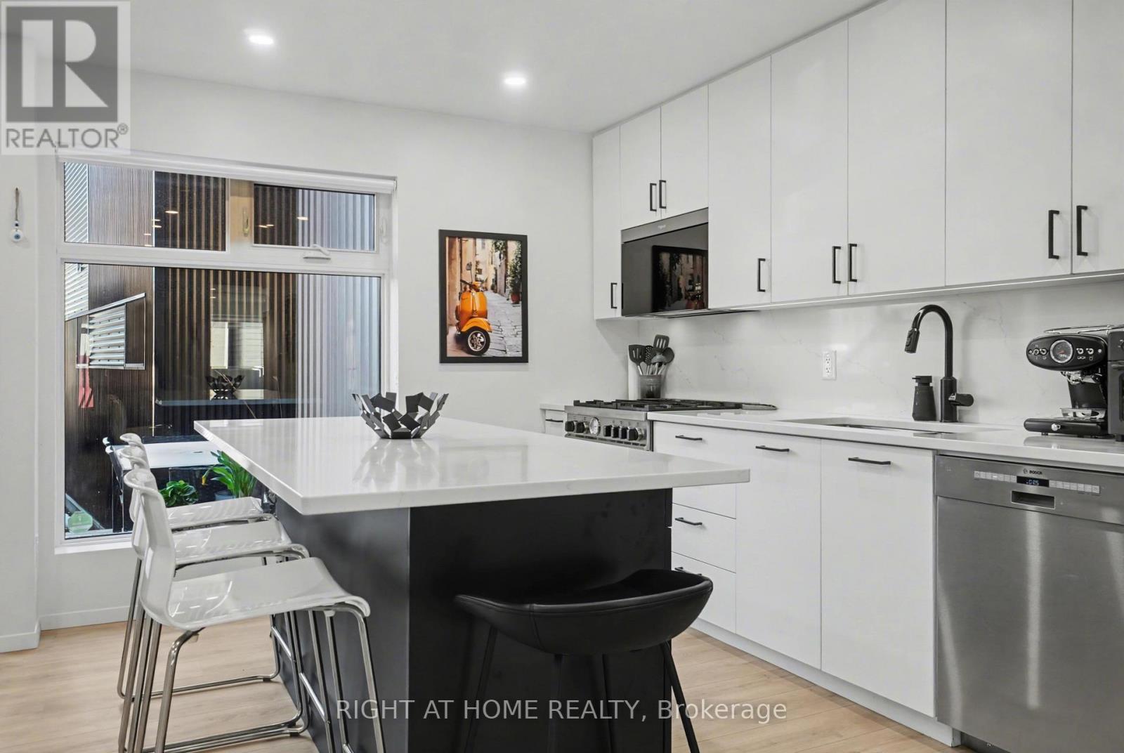 141 Carruthers Avenue, Ottawa, Ontario  K1Y 1N4 - Photo 13 - X12979998