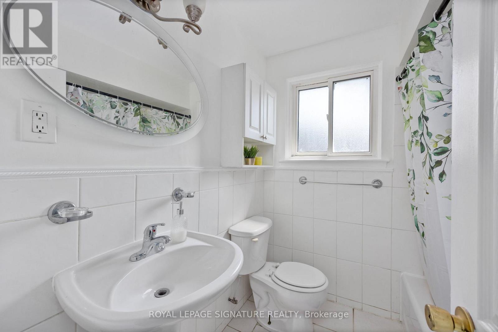 Upper - 50 Rhydwen Avenue, Toronto, Ontario  M1N 2E1 - Photo 11 - E12979882