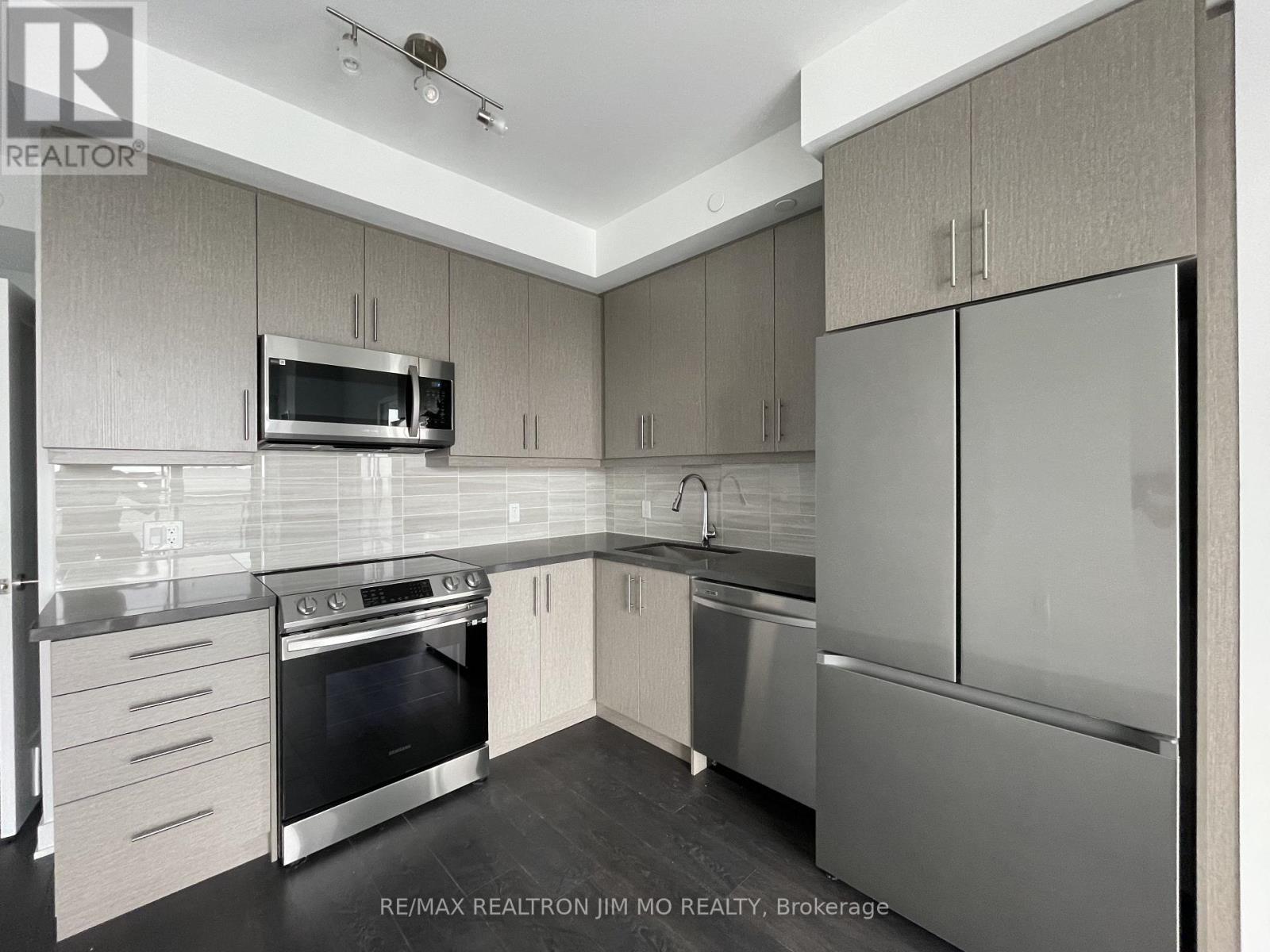 2304 - 95 Oneida Crescent, Richmond Hill (Langstaff), Ontario  L4B 0H5 - Photo 10 - N12979894