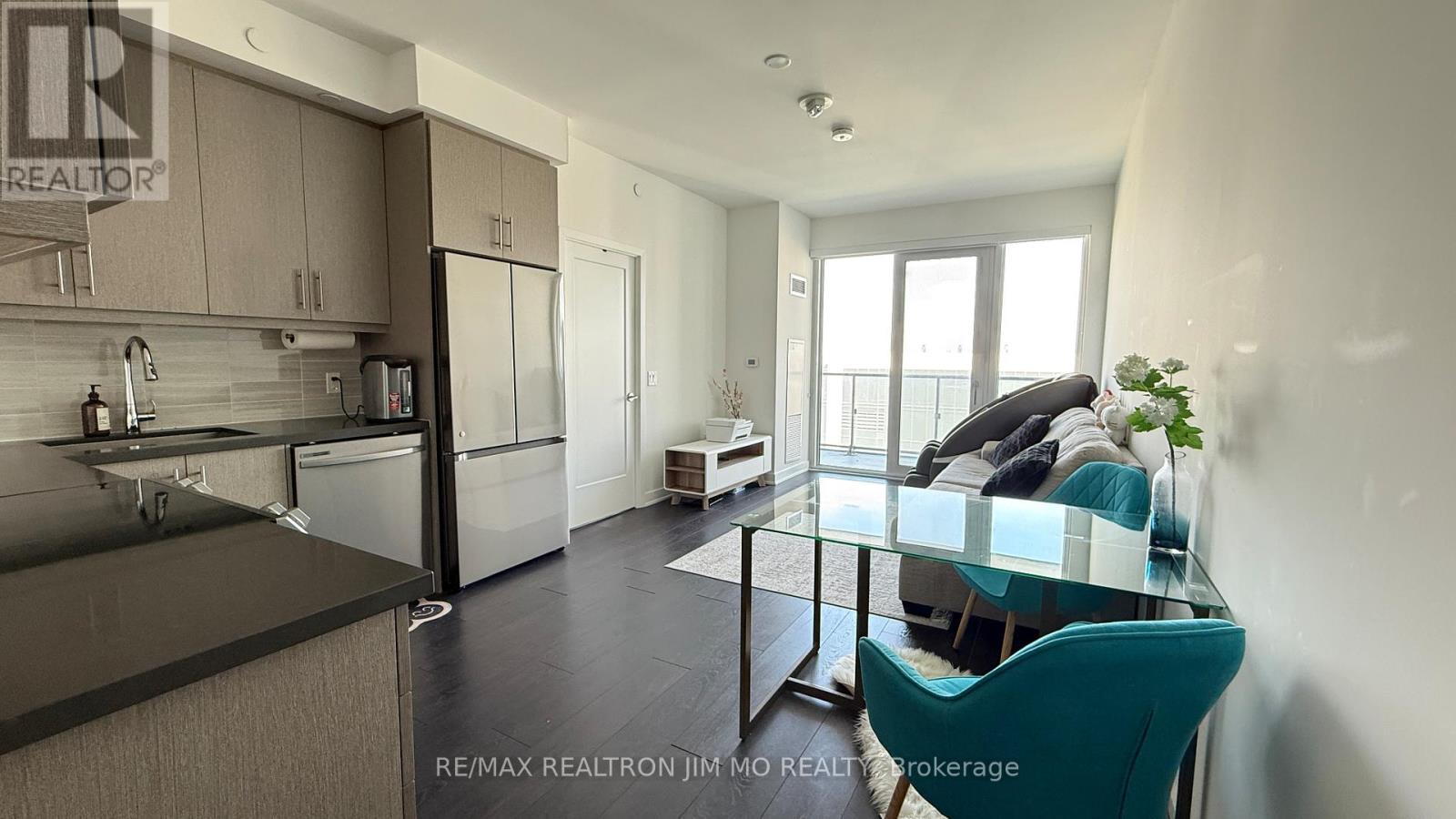 2304 - 95 Oneida Crescent, Richmond Hill (Langstaff), Ontario  L4B 0H5 - Photo 2 - N12979894