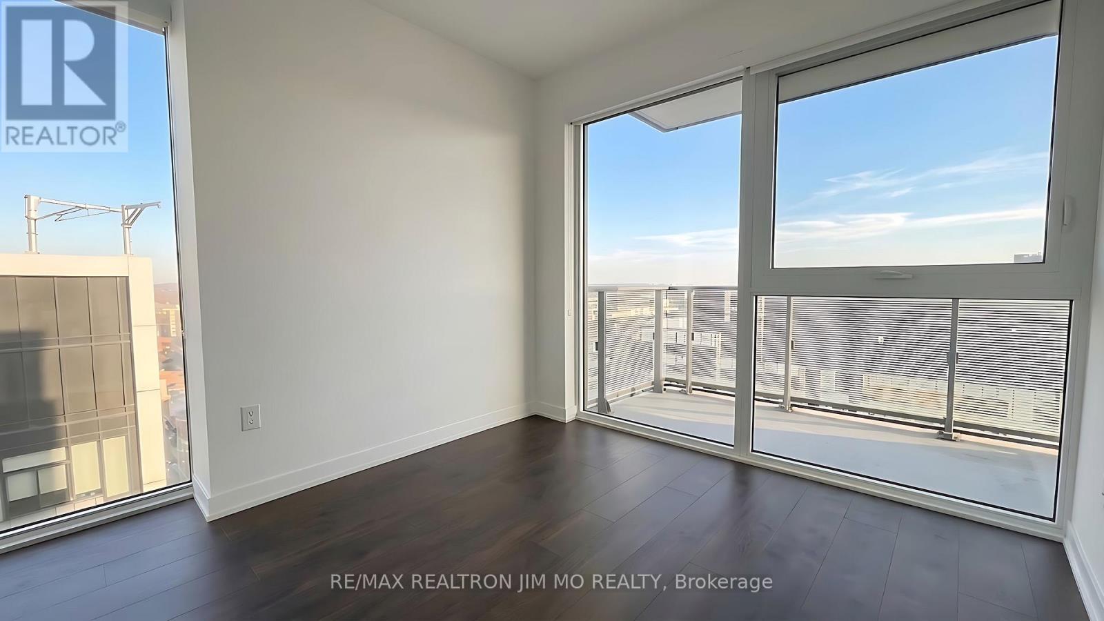 2304 - 95 Oneida Crescent, Richmond Hill (Langstaff), Ontario  L4B 0H5 - Photo 3 - N12979894