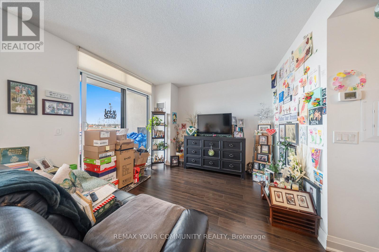 315 - 24 Woodstream Boulevard, Vaughan, Ontario  L4L 8C4 - Photo 8 - N12979914