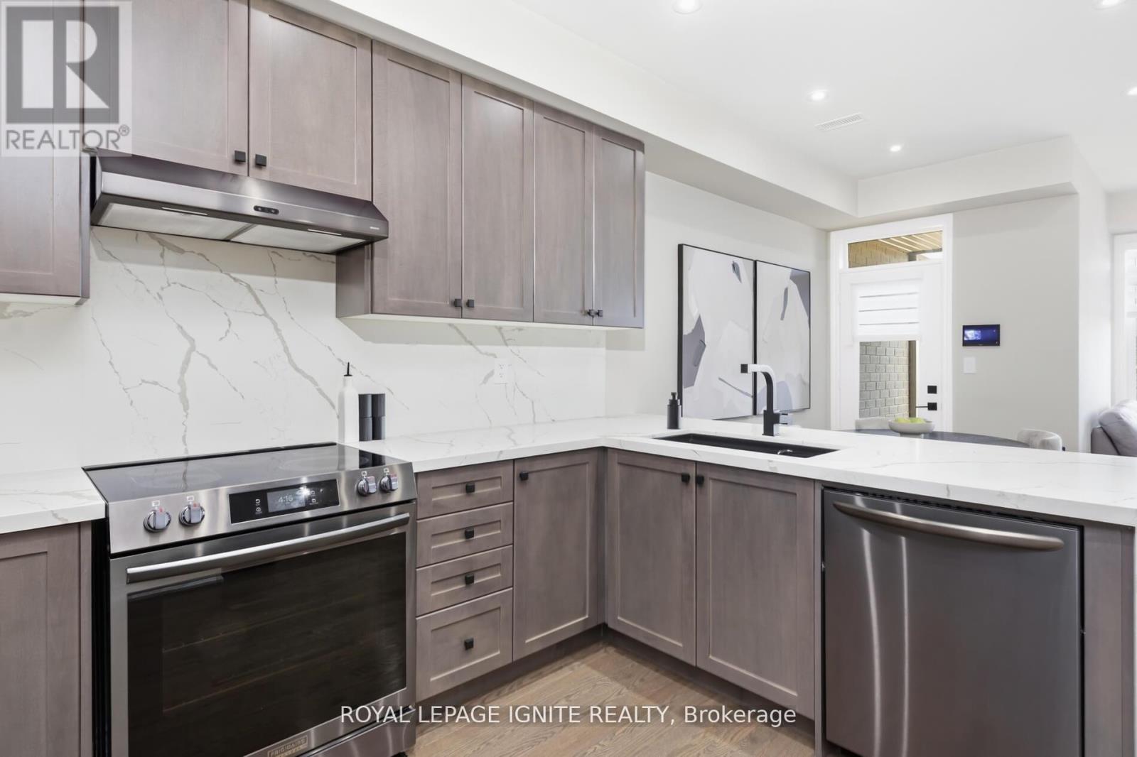 255 Moody Drive, Vaughan, Ontario  L4H 5G2 - Photo 14 - N12979936