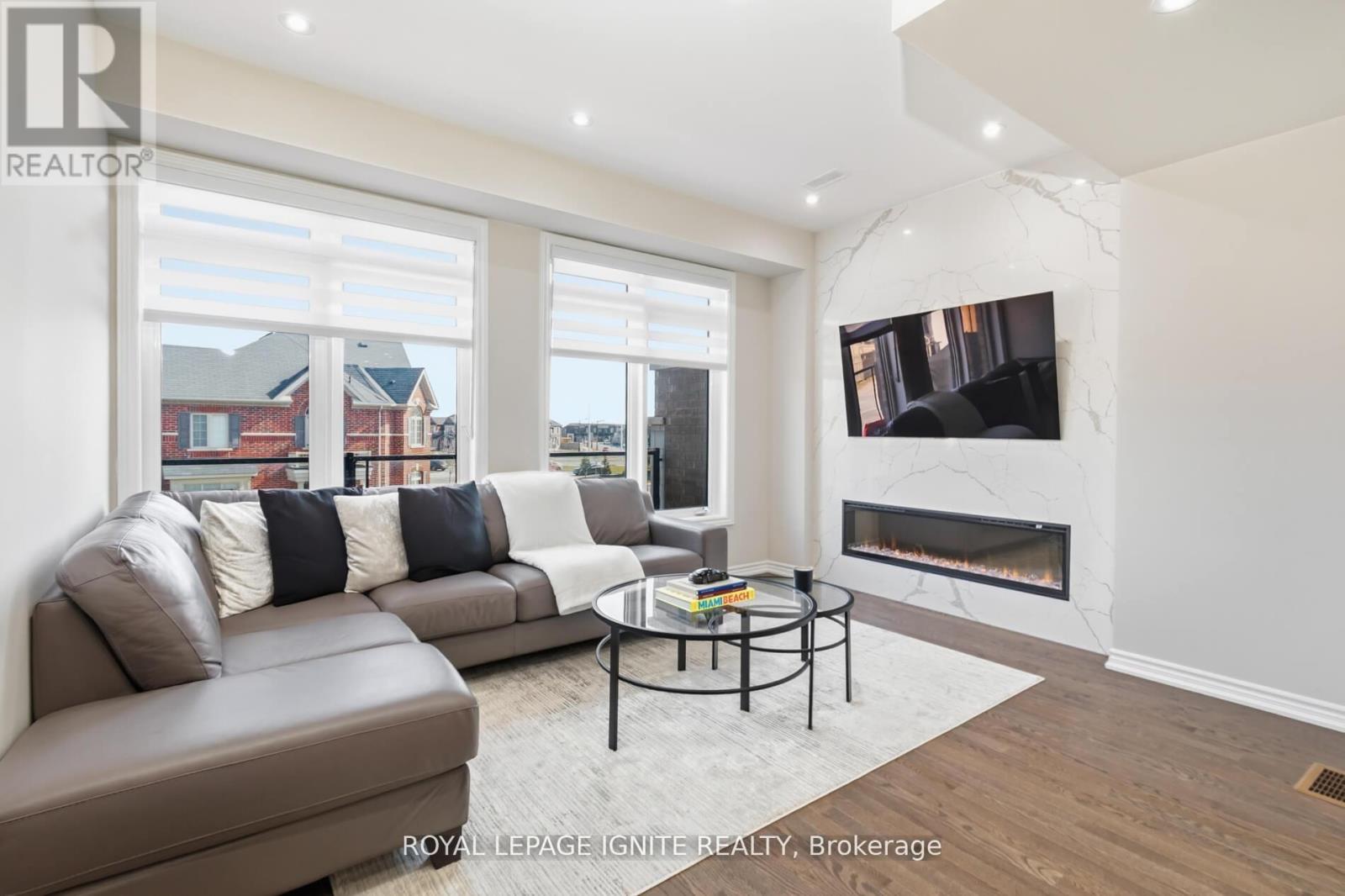 255 Moody Drive, Vaughan, Ontario  L4H 5G2 - Photo 7 - N12979936