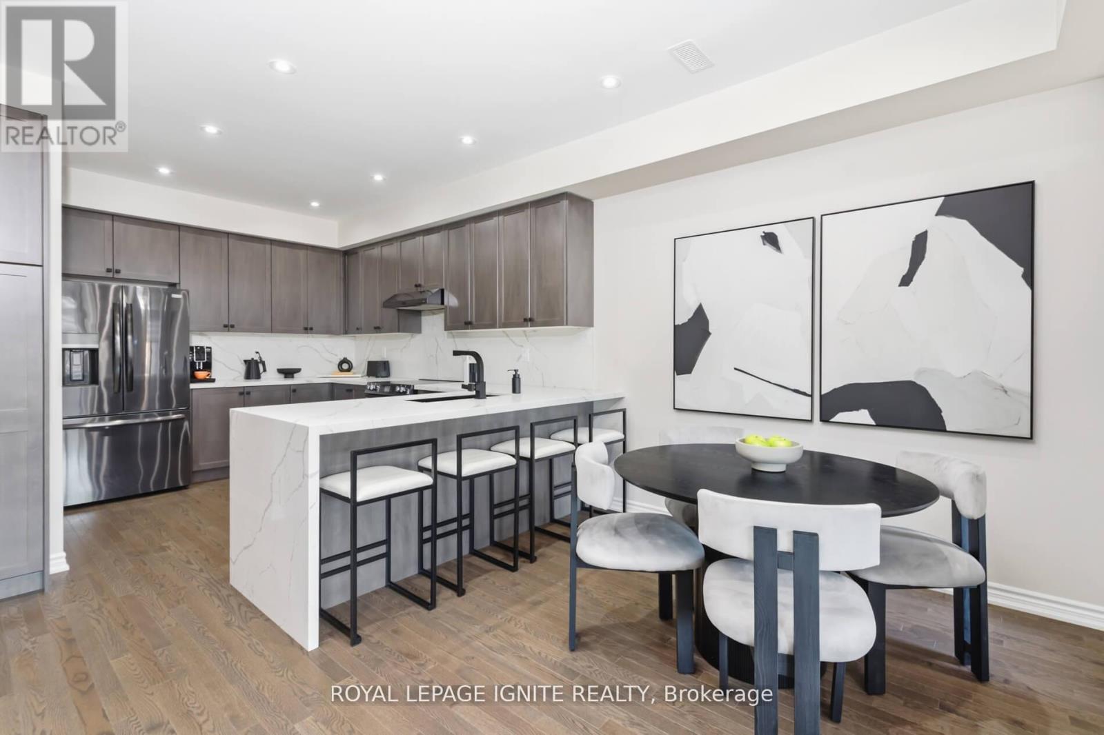 255 Moody Drive, Vaughan, Ontario  L4H 5G2 - Photo 9 - N12979936