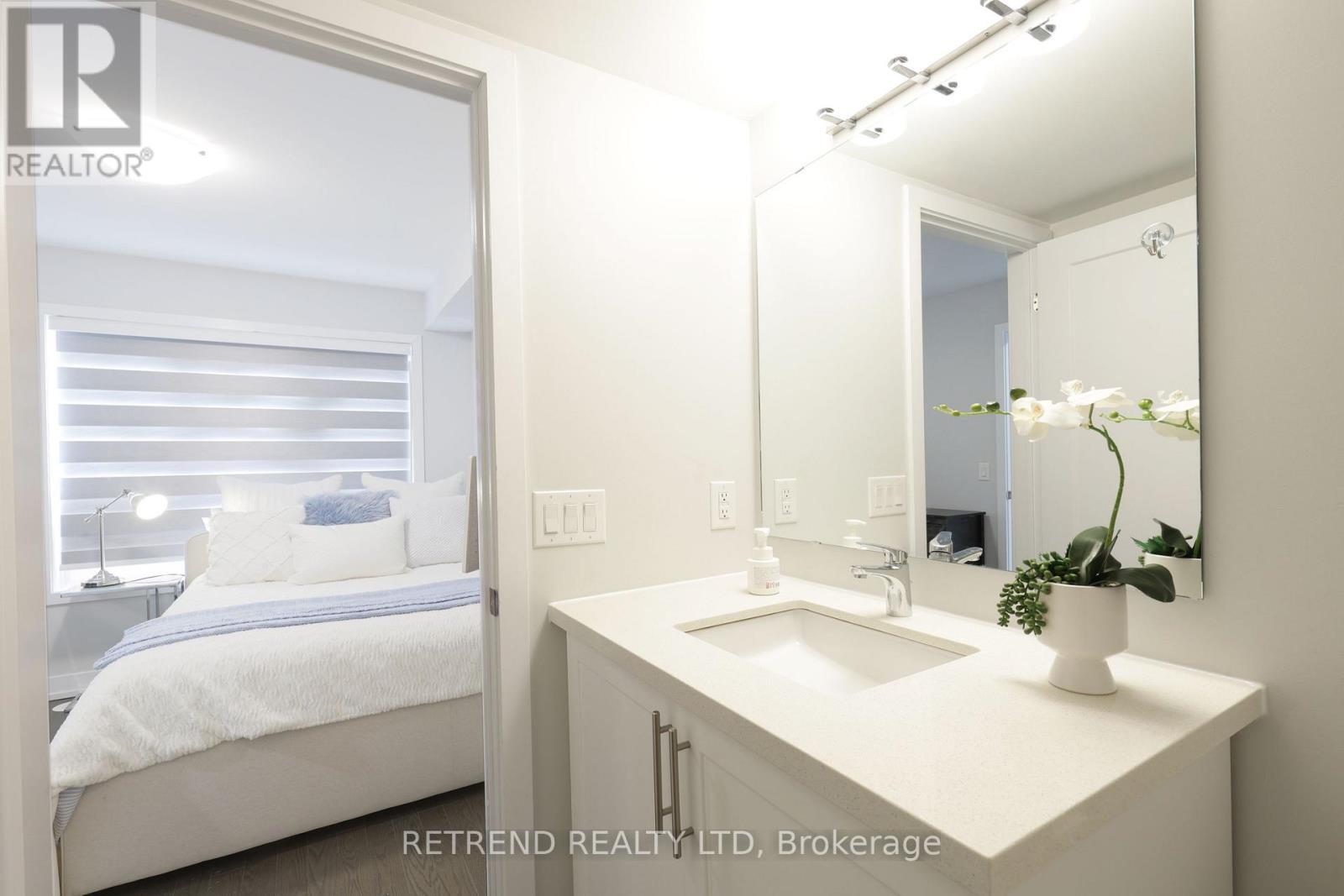 8 Guardhouse Crescent, Markham, Ontario  L6C 3J7 - Photo 11 - N12979972