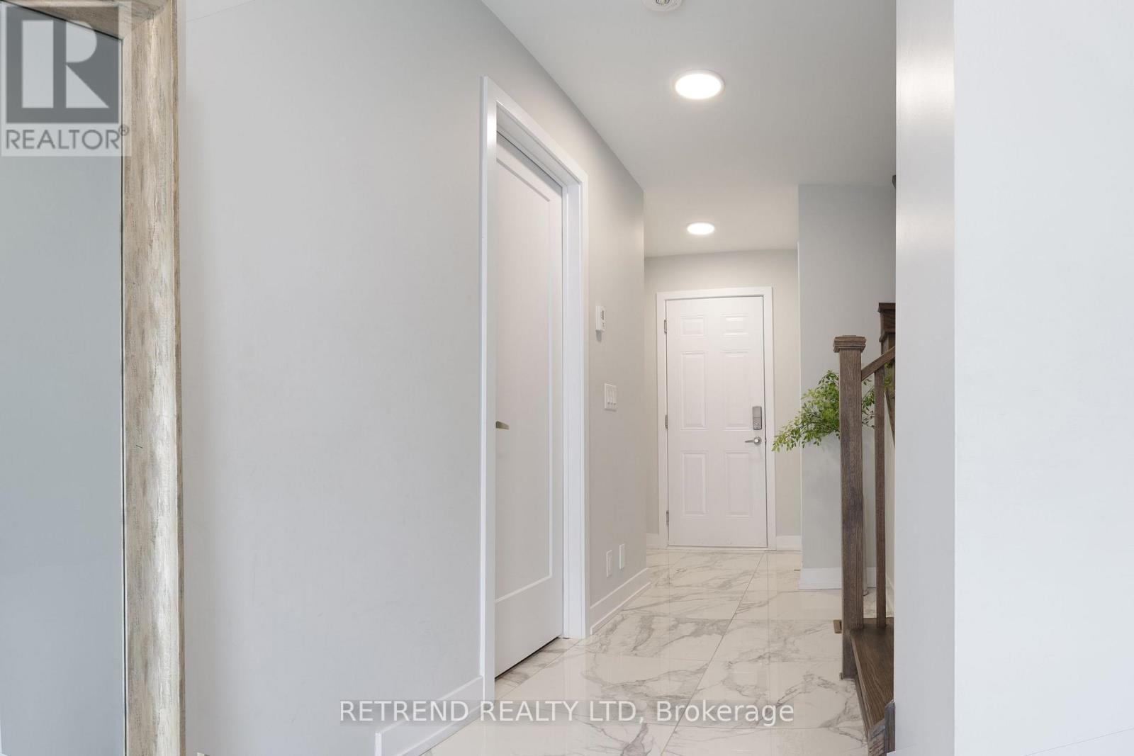 8 Guardhouse Crescent, Markham, Ontario  L6C 3J7 - Photo 6 - N12979972